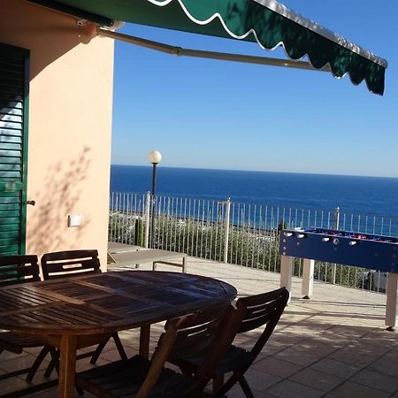 villetta Sole Mare Santo Stefano al Mare Esterno foto