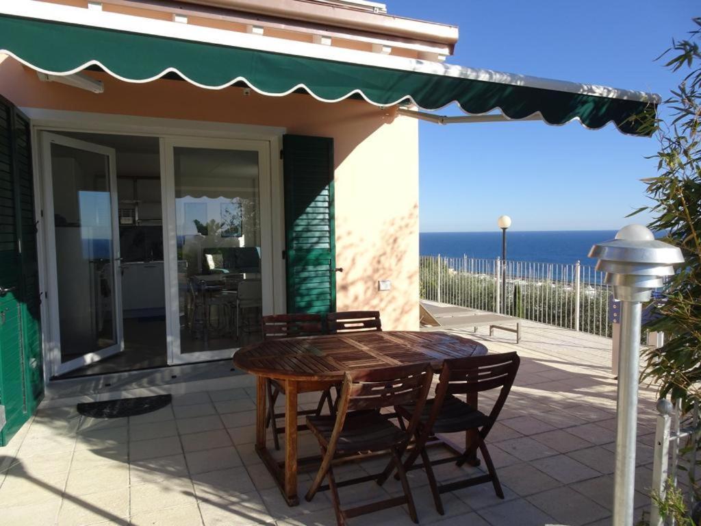 villetta Sole Mare Santo Stefano al Mare Esterno foto
