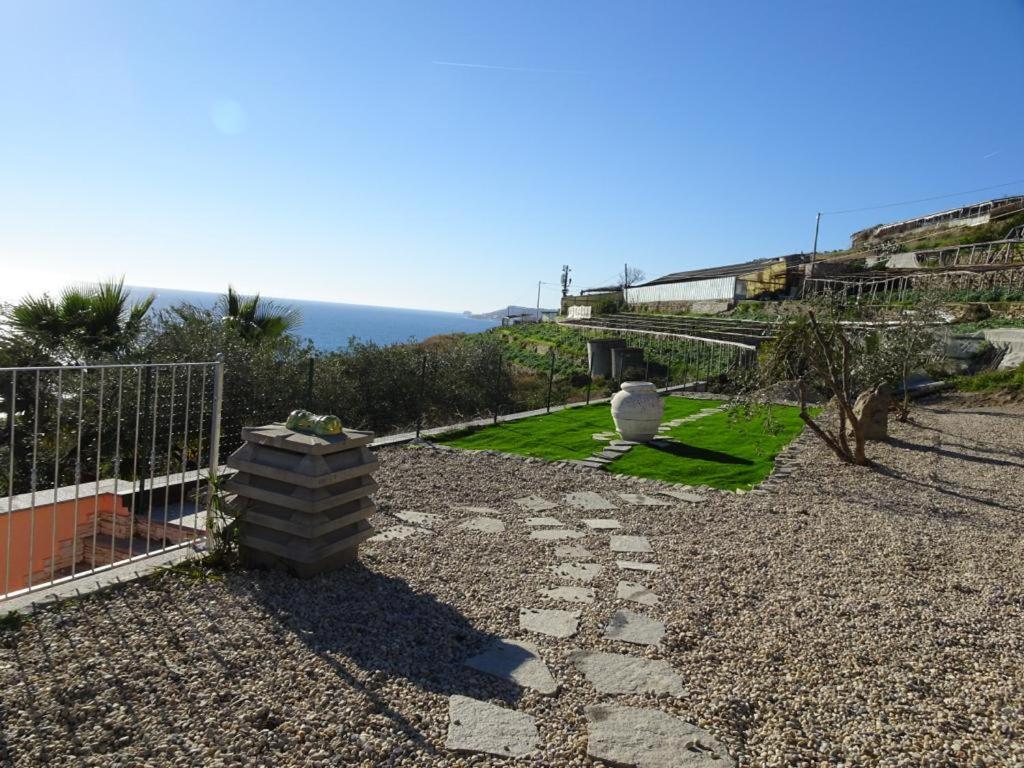 villetta Sole Mare Santo Stefano al Mare Esterno foto